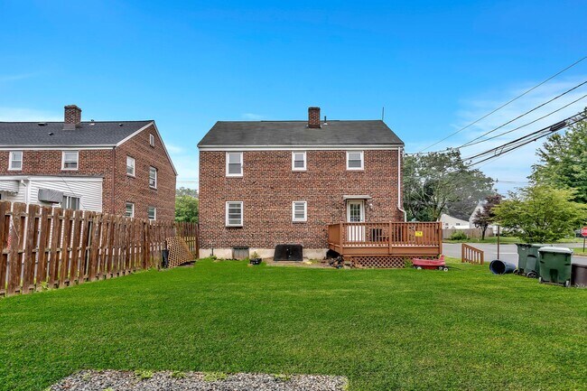Building Photo - 401 Sanford Ave