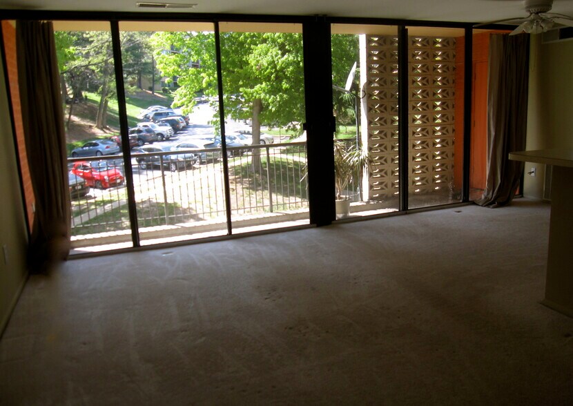 Building Photo - 12 S Van Dorn St