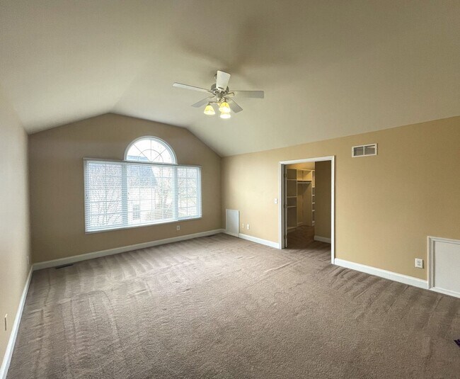 Building Photo - 4823 Vista Ridge Dr