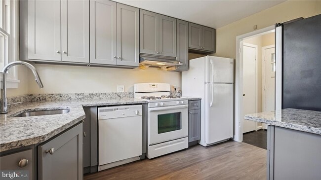 Building Photo - 1123 Parrish Dr