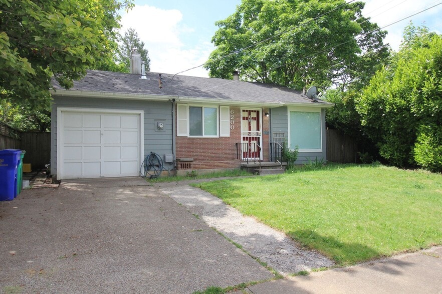 Building Photo - 6200 NE Shaver St