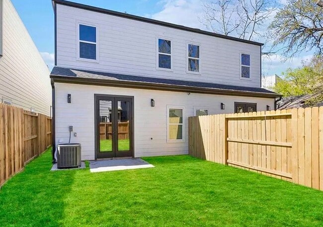 Building Photo - 4117 Shelby Cir