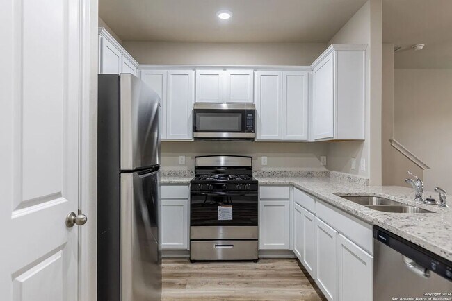 Building Photo - *Discover Elevated Living at Hunters Ranch!*