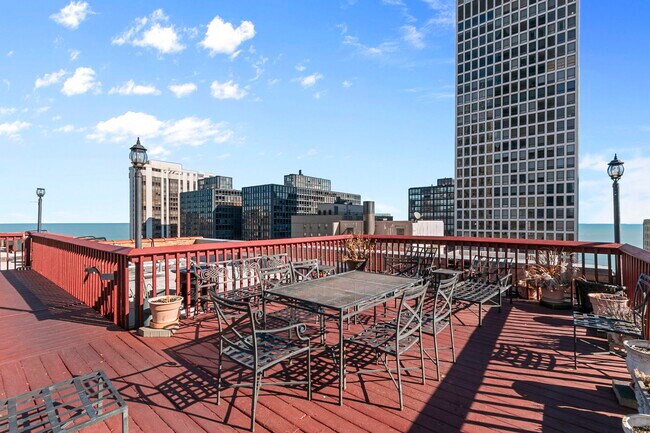 Building Photo - 222 E Chestnut St