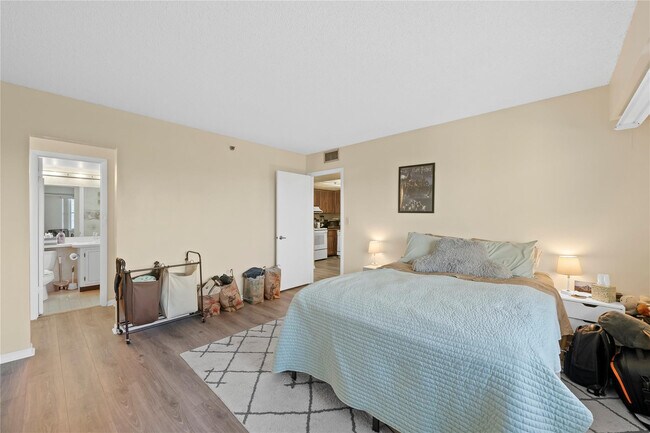 Building Photo - 3150 W Rolling Hills Cir