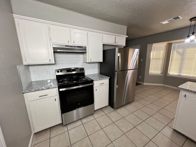 Building Photo - 919 SW 60th- AVAILABLE NOW!!