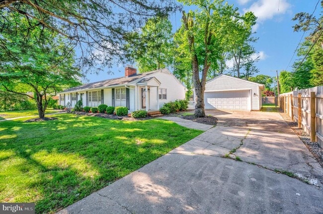 Building Photo - 1732 Beverly Dr