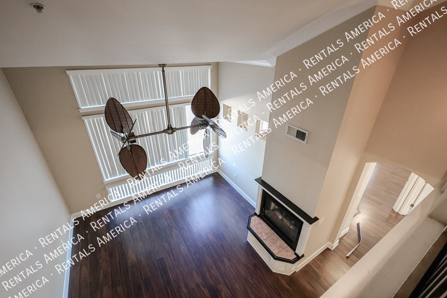 Building Photo - 1701 E Colter St