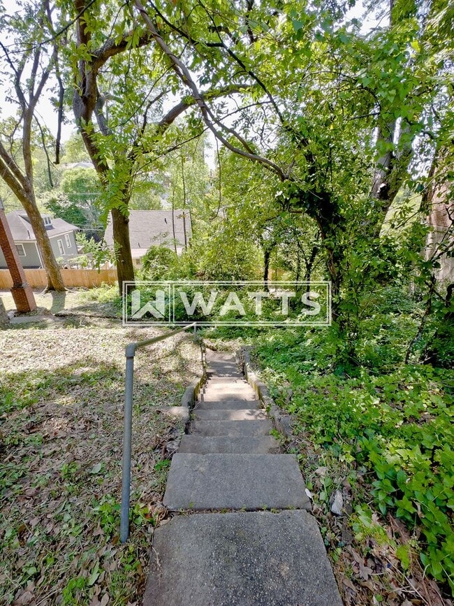 Building Photo - 1022 28th Pl S