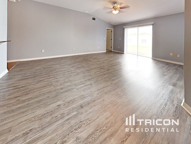 Building Photo - 2304 Roanoke Springs Dr