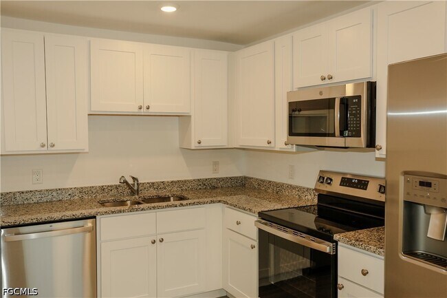 Building Photo - 917 Graystone Ave