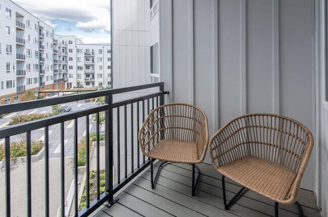 Building Photo - 228 Pike St