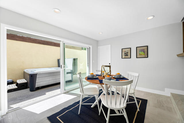 Building Photo - 3810 W Hemlock St