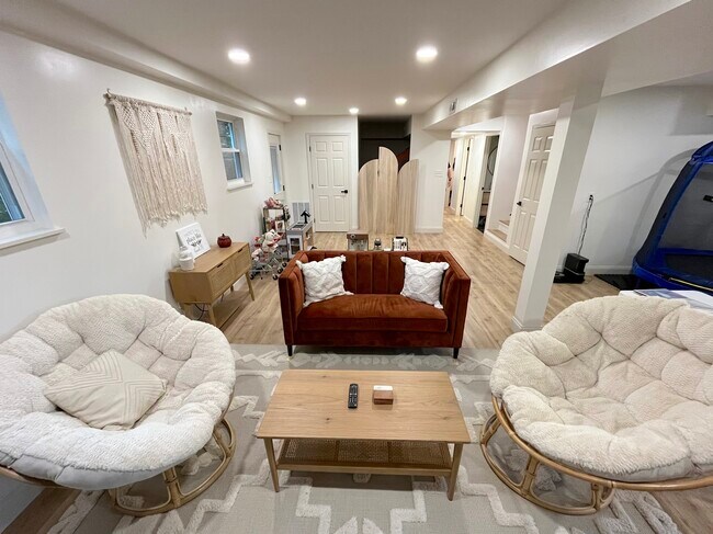 Building Photo - 1140 Park Hill Cir