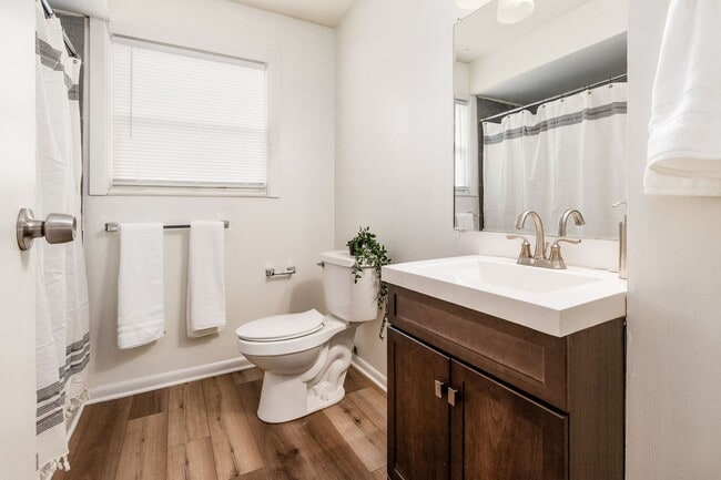 Building Photo - 2 Bed 1 Bath Apartment in Columbus!