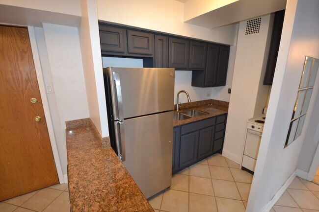 Building Photo - 4180 N Marine Dr