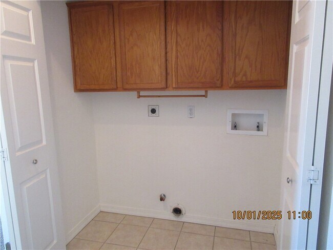 Building Photo - 2301 Graystone Dr
