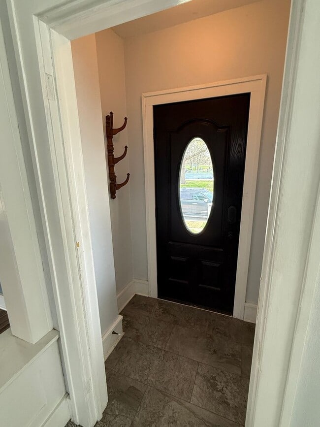 Building Photo - For Rent: Spacious 4-Bedroom Home in Moline, IL – $1,750/month