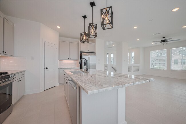 Building Photo - 7746 Meadow Mouse Ln