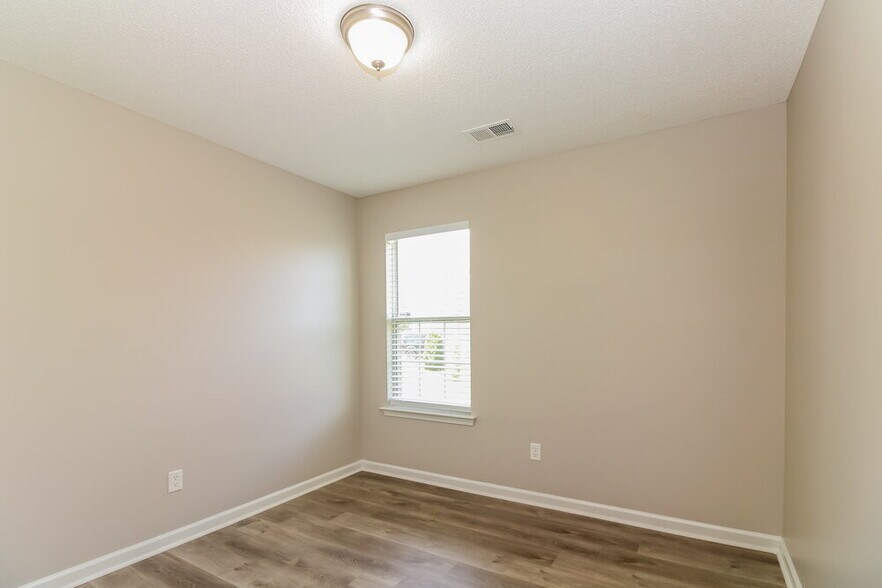 Building Photo - 5842 Carrel Cove