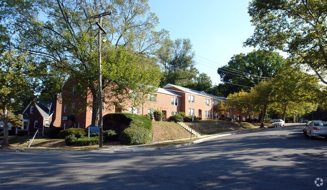 Building Photo - Ashtons