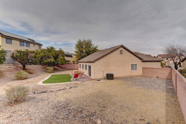 Building Photo - 634 Pacific Cascades Dr