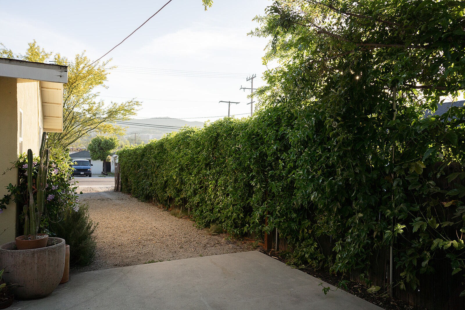 Building Photo - 2841 Los Feliz Dr