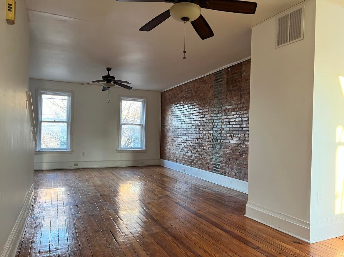 Building Photo - 1832 Green St