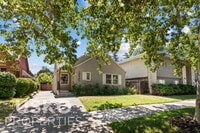 Building Photo - "Charming 2-Bed Retreat in the Heart of Sa...