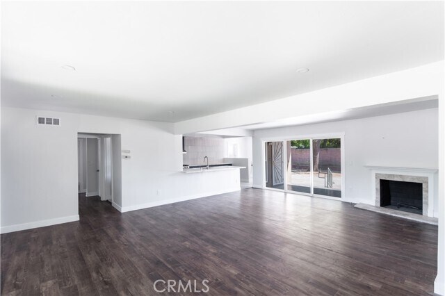 Building Photo - 11200 Reseda Blvd