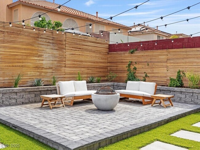 Building Photo - 6639 Tranquil Seas Ct