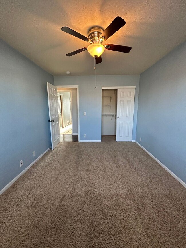 Building Photo - Spacious 3 Bed, 2 Bath Home in Papillion, Ne