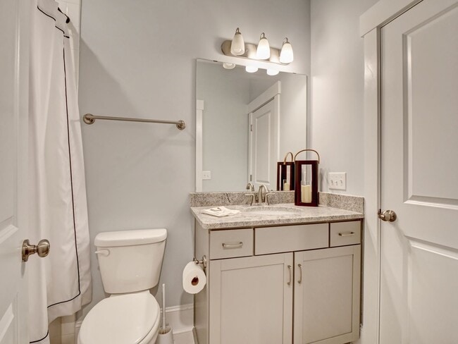 Building Photo - Charming 4 Bedroom Cottage Available in Ogden, NC