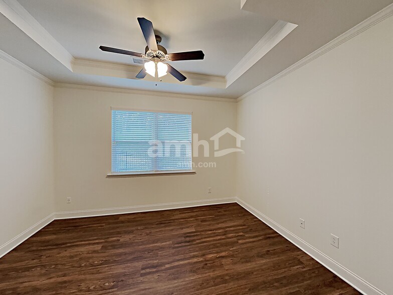 Building Photo - 5250 Smithbriar Dr