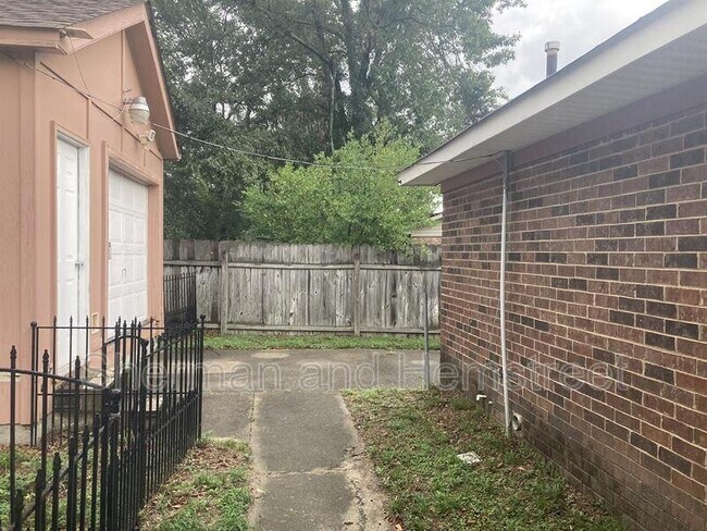 Building Photo - 267 Sioux Ct