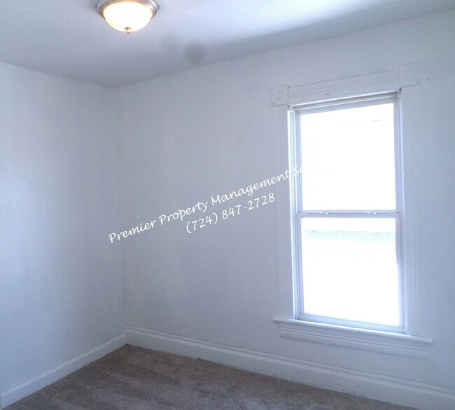 Building Photo - 416 E Reynolds St