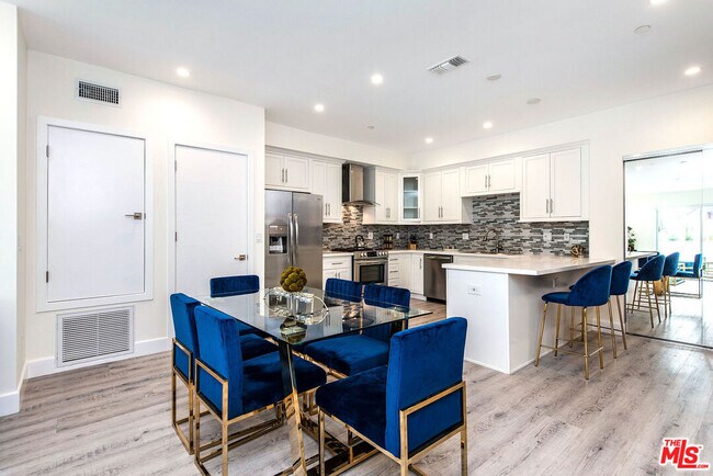 Building Photo - 1237 S Holt Ave