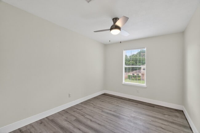 Building Photo - 918 Ivycroft Ln