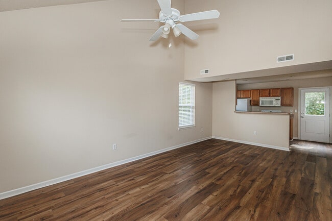 Building Photo - 307 Burnside Dr