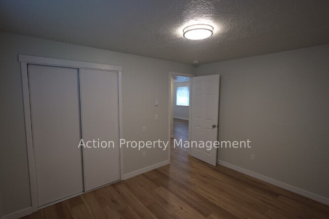 Building Photo - 2 bed, 1 bath, 1 car garage in Sequim