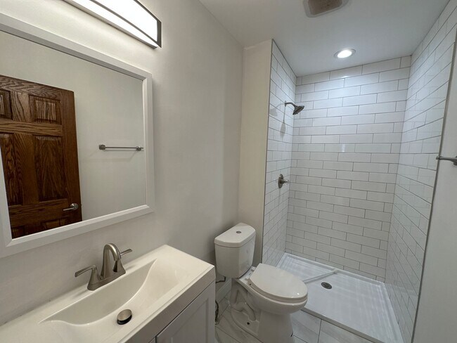 Building Photo - Chittenden Ave 145-147 48K