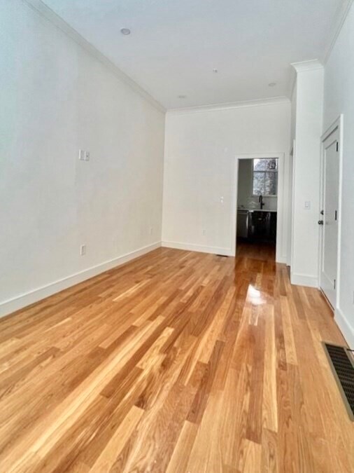 Building Photo - 18 Grove St