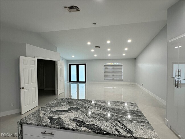 Building Photo - 228 Magellan St