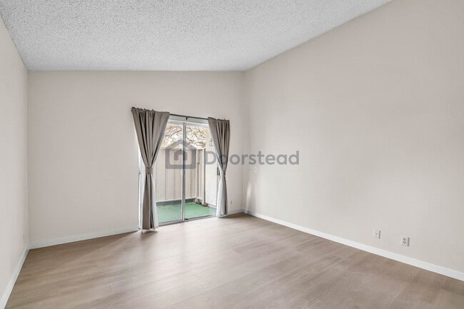 Building Photo - 4035 Egret Ct