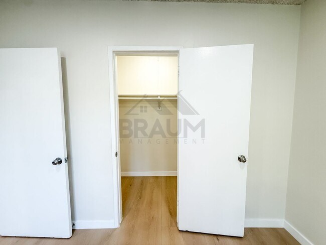 Building Photo - 13115 Oxnard St