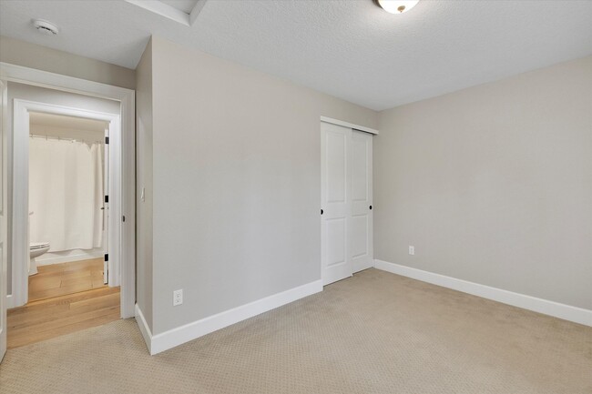 Building Photo - Live in One of Lake Oswego's Most Convenie...