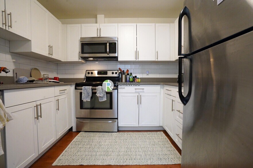 Building Photo - 525 Massachusetts Ave