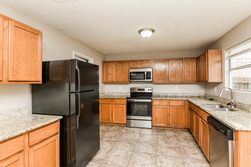 Building Photo - 4329 Meadowknoll Dr