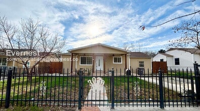 Building Photo - 3030 Anzio Dr