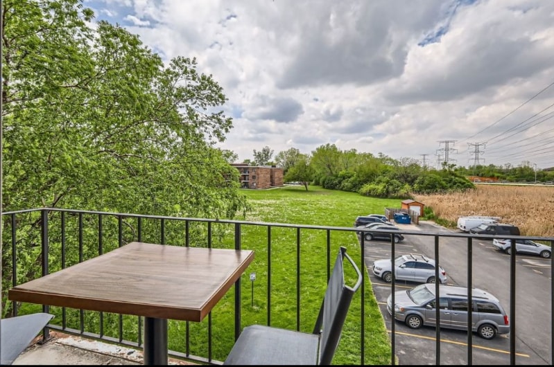 Building Photo - 953 N Rohlwing Rd